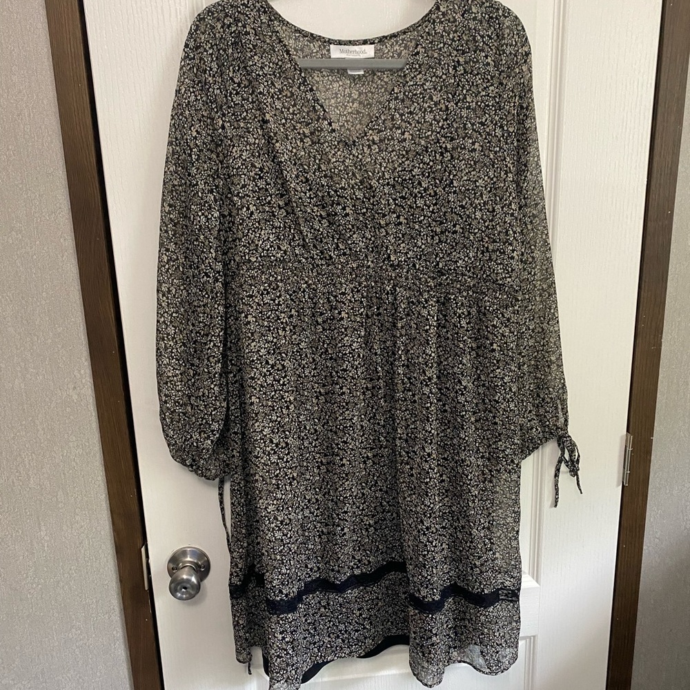Motherhood maternity dress longsleeve sheer.